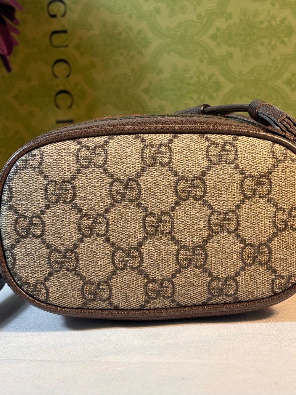 Gucci Ophidia Bucket Bag - Picture 4 of 15